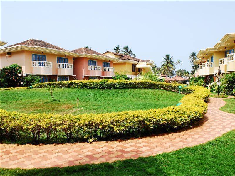 Coconut Grove Beach Resort Colva Exteriör bild