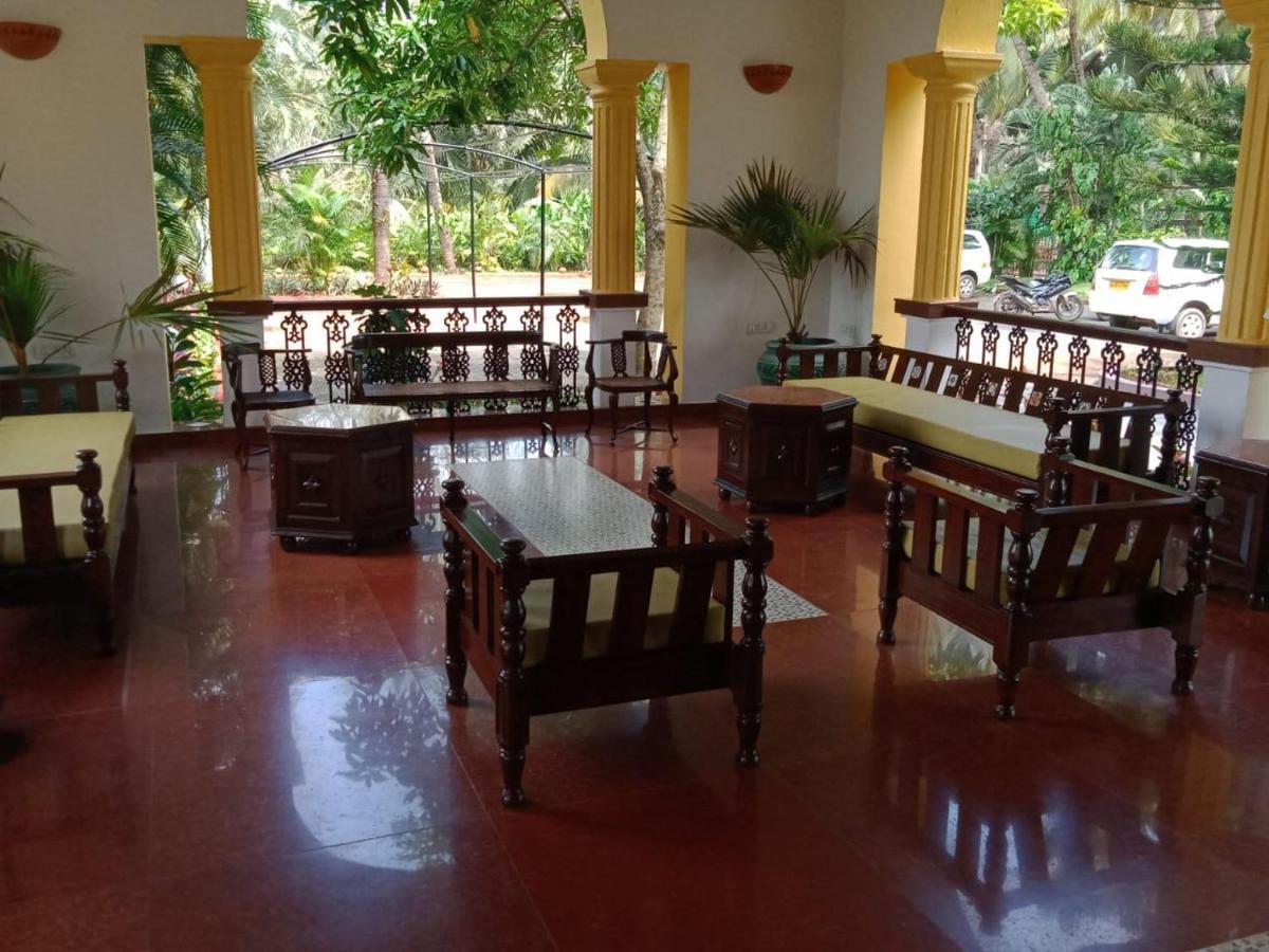 Coconut Grove Beach Resort Colva Exteriör bild