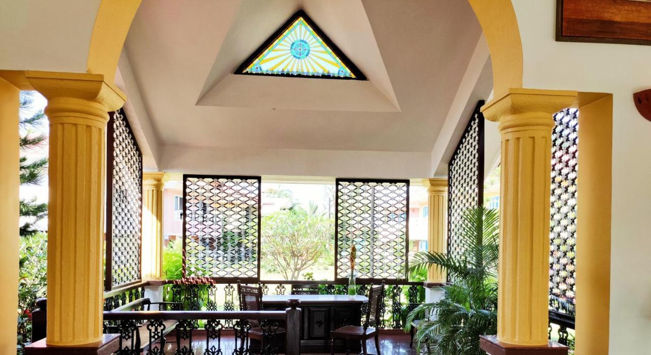 Coconut Grove Beach Resort Colva Exteriör bild