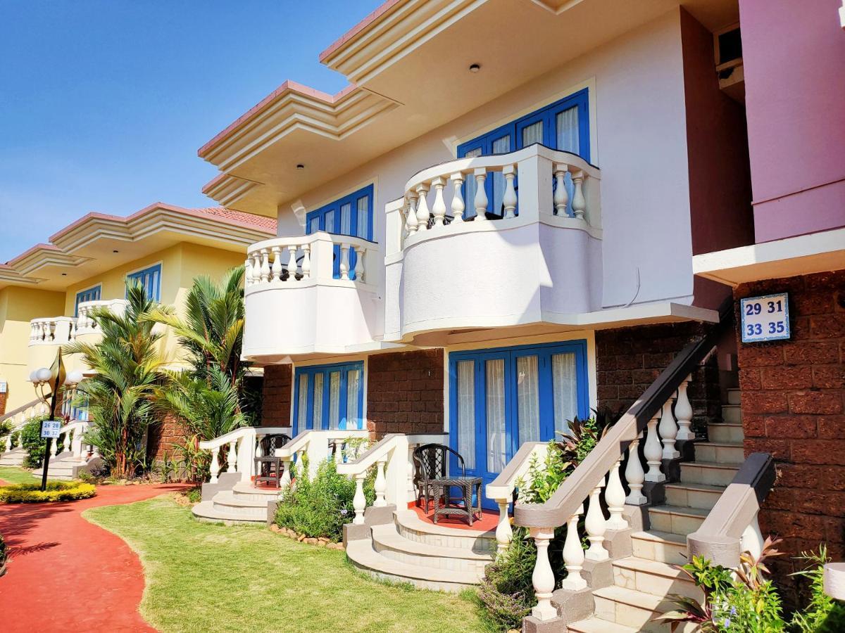 Coconut Grove Beach Resort Colva Exteriör bild